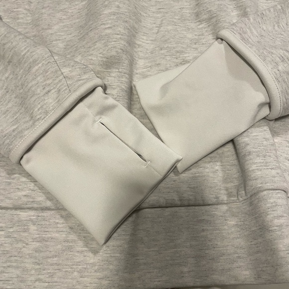 Adidas size medium new - Picture 2 of 5